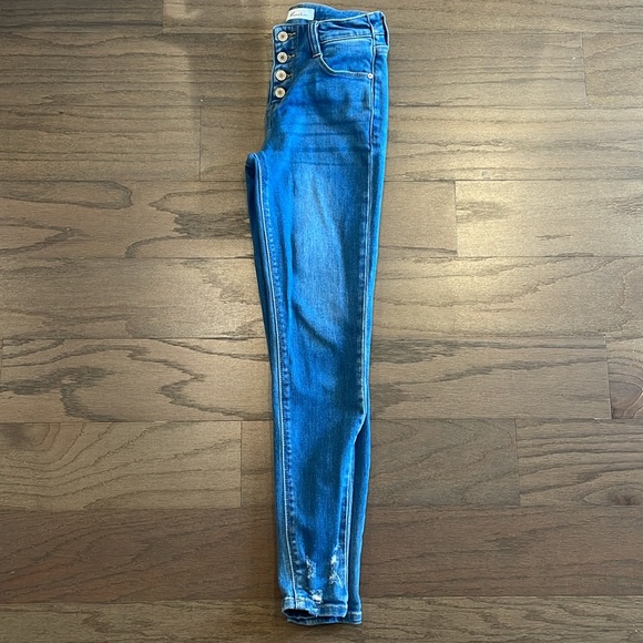 KanCan Medium Wash Distressed Button Skinny Jean - Size 1/24 - Picture 2 of 9